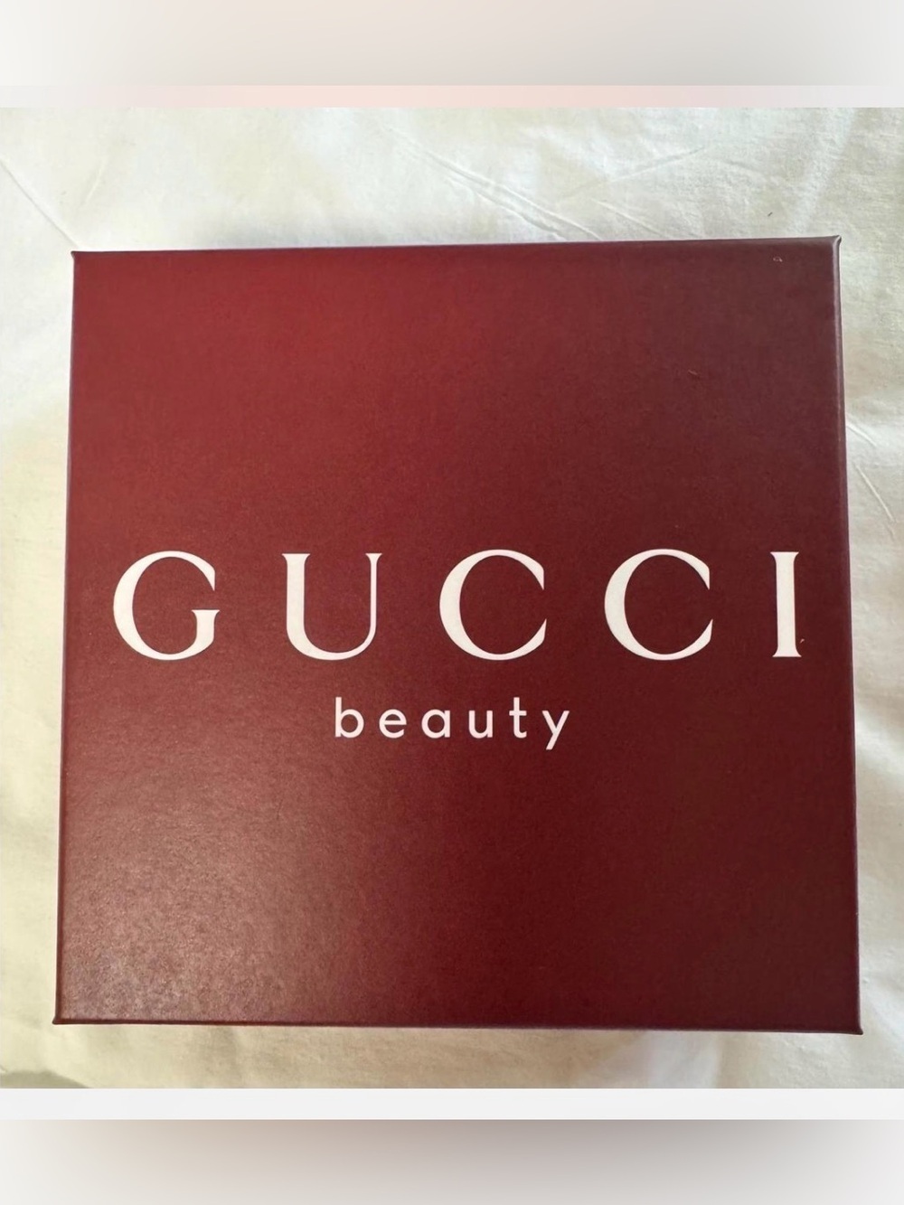 NEW GUCCI BEAUTY Glow Highlighter (Opal) & Lip Gloss (Bertha) Pink -  Gift Set - Picture 7 of 9